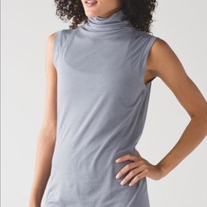Lululemon Locarno Sleeveless Turtleneck sz 8 Grey